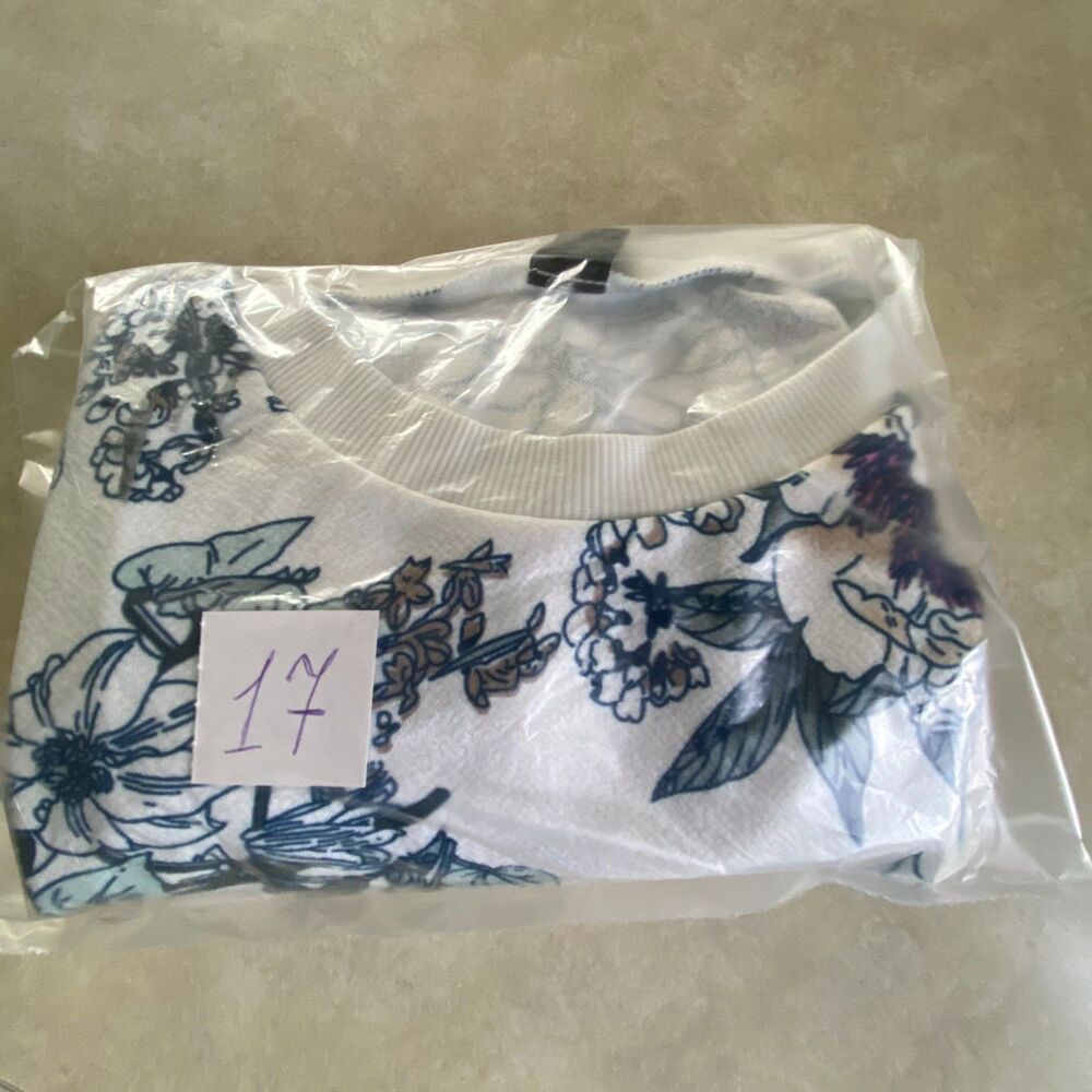 SHEIN Womens XL White Blue All Over Floral Print Crewneck Sweatshirt Pullover - Picture 10 of 10